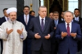 Kazakistan’ın Türkistan şehrinde Türkiye Diyanet Vakfı tarafından yaptırılan Hoca Ahmet Yesevi Camisi, Cumhurbaşkanı Recep Tayyip Erdoğan tarafından ibadete açıldı.