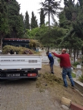 Kdz.Ereğli Belediyesi Mezarlıklar Müdürlüğü, ilçe genelindeki cami ve mezarlıklarda temizlik çalışmasını sürdürüyor.
