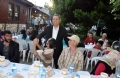 Yaşlılar ve Gençler Evi’nde her gün 1500 kişiye iftar veren Karadeniz Ereğli Belediye Başkanı Hüseyin Uysal,  belediyenin gerçekleştirdiği son iftarı protokol ve halka birlikte yaptı.