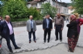 Kdz.Ereğli Belediye Başkanı Hüseyin Uysal, şehrin dört bir noktasında süren çalışmaları yerinde takip etti. Bozuk yollardaki asfalt tamir çalışmalarını da inceleyen Başkan Uysal; “Her mahalleye eşit hizmet dedik, ona göre çalışıyoruz, ayrıca bu yaz 60 bin ton sıcak asfalt dökmeyi hedefliyoruz” dedi.
