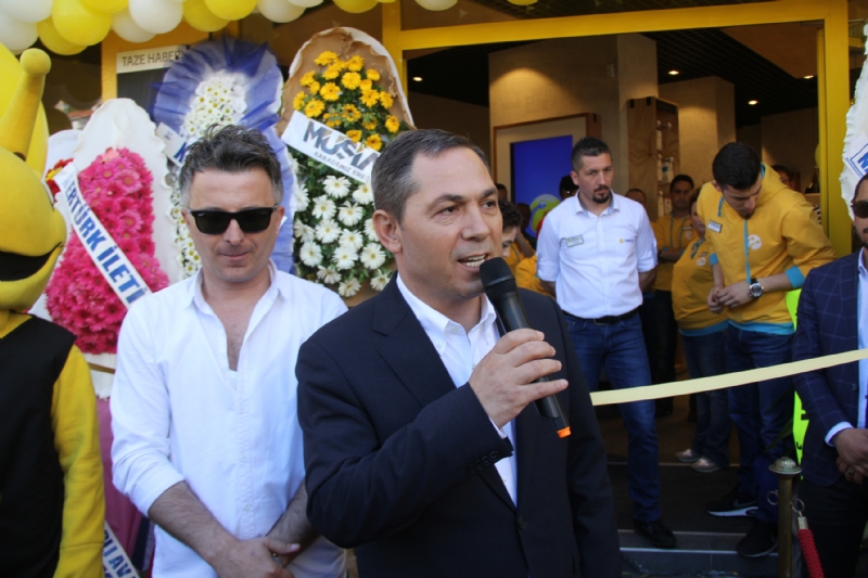 Kdz. Ereğli ilçesinde faaliyet gösteren Turkcell Ereğli Şen  “Sarı Sıcak” konsepti ile 4. mağazasının açılışını yoğun katılımla gerçekleştirdi.