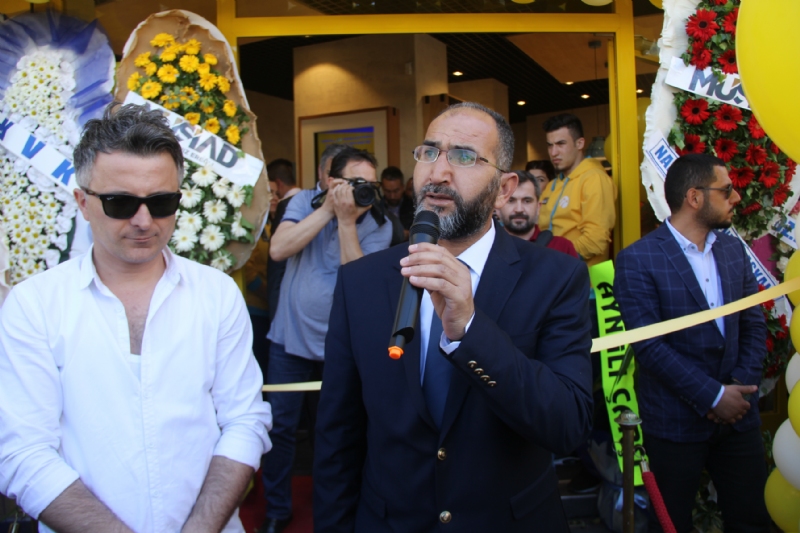 Kdz. Ereğli ilçesinde faaliyet gösteren Turkcell Ereğli Şen  “Sarı Sıcak” konsepti ile 4. mağazasının açılışını yoğun katılımla gerçekleştirdi.