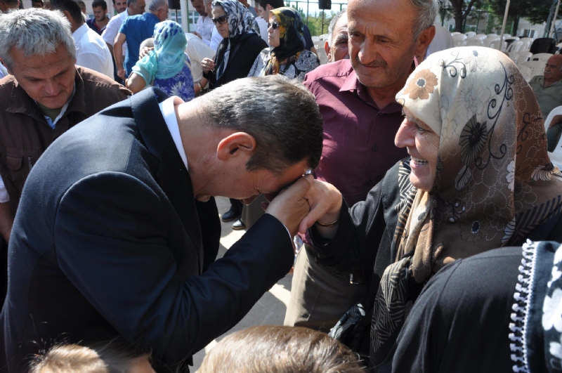 Kdz.Ereğli Belediyesi tarafından Şehir Mezarlığında Arife gününde Mevlid-i Şerif programı düzenlendi.