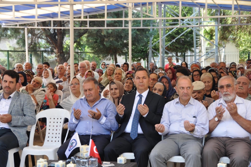 Kdz.Ereğli Belediyesi tarafından Şehir Mezarlığında Arife gününde Mevlid-i Şerif programı düzenlendi.