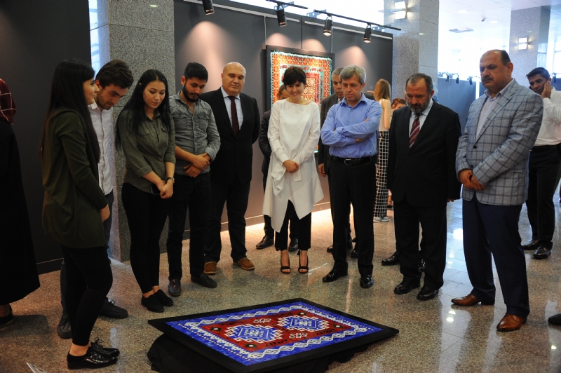 Bülent Ecevit Üniversitesi (BEÜ) Kdz. Ereğli Meslek Yüksekokulu (MYO) öğrencileri, Anadolu’nun geleneksek halılarını cam mozaik tekniği ile dokudular.